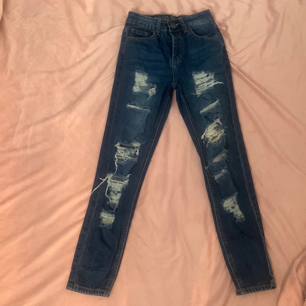 Distressed ankle jeans